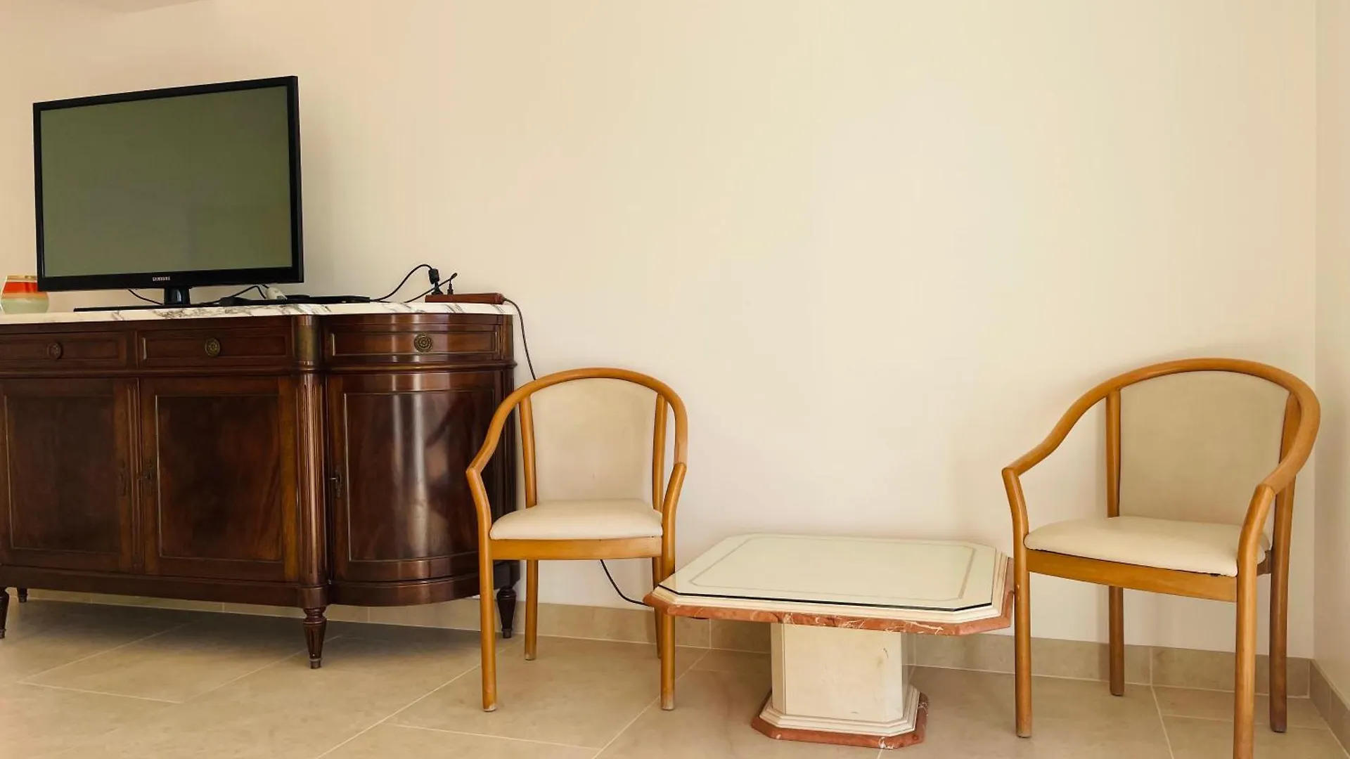 Orange Villa On The Cote D'Azur 6Br 11Pax Ac Private Heated Pool Bbq Mountain View Cagnes-sur-Mer Francie